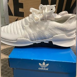 Brand New, Unused ADIDAS White Trainers Women’s Size 6US